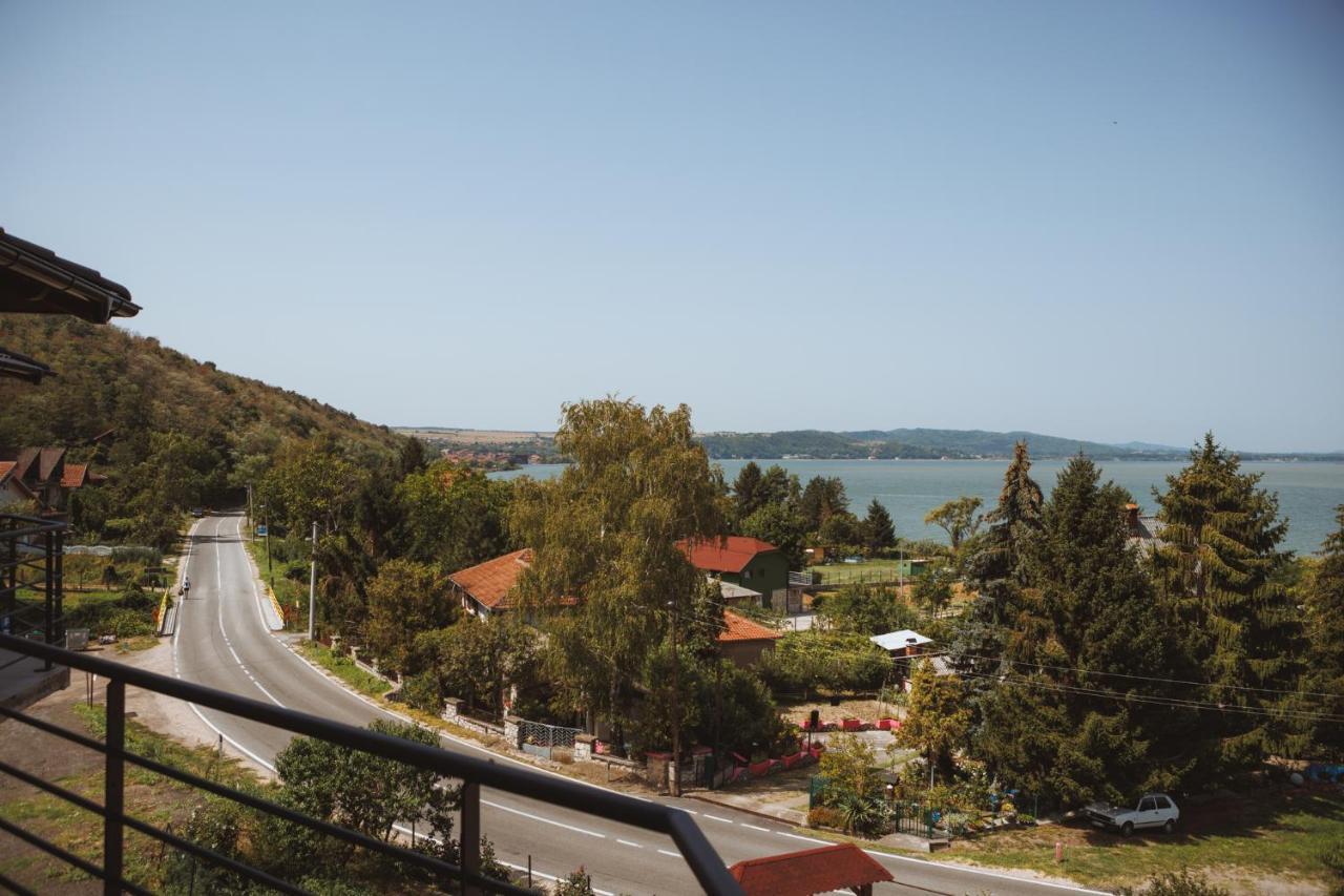 Horizont Dedine Aparthotel Golubac Exterior photo